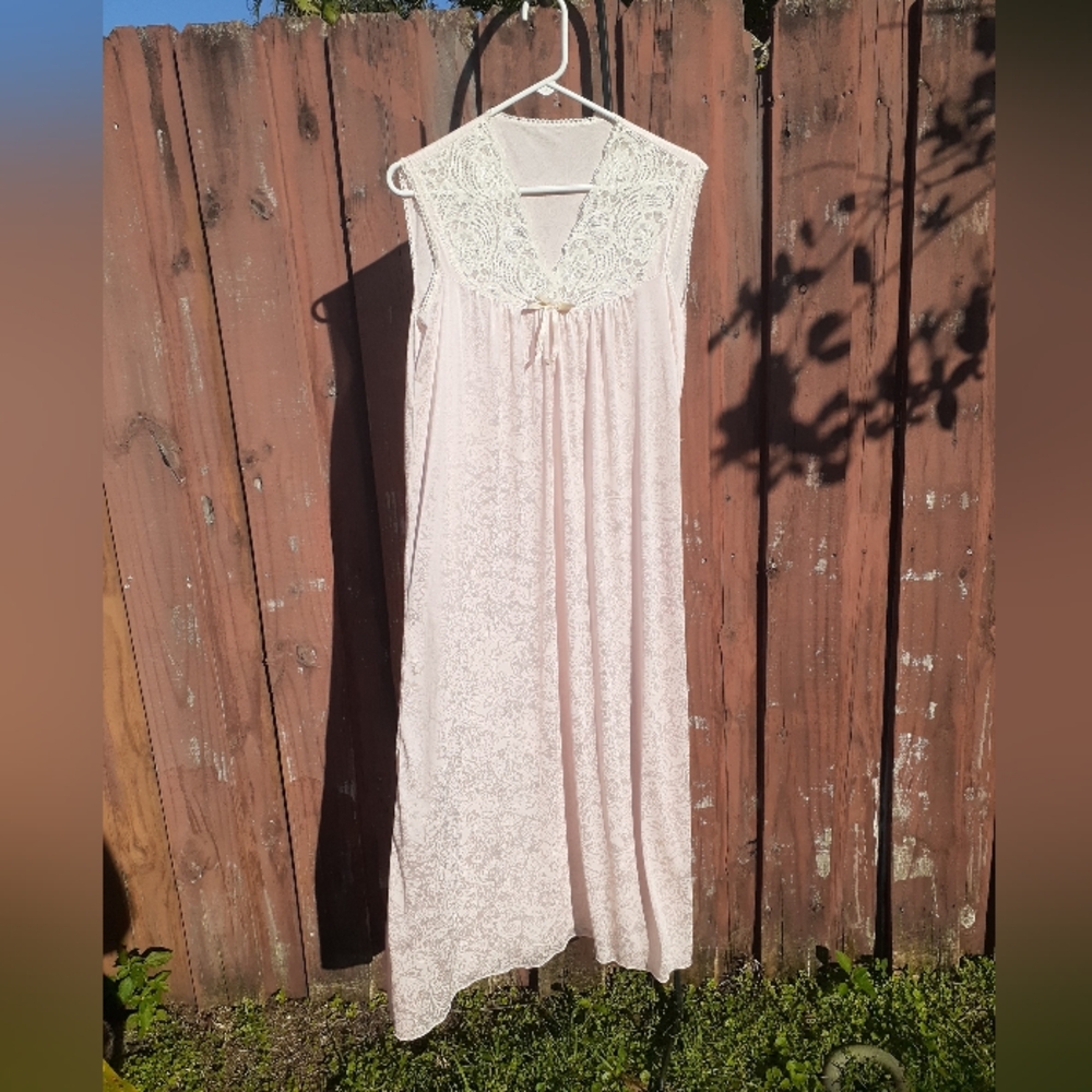 VTG nightgown pink feminine sheer lace